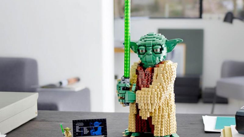 LEGO lanza la figura de Yoda más polémica