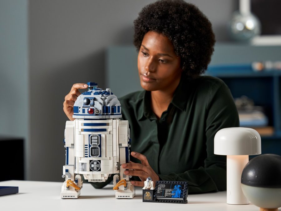 Presentación oficial de LEGO Star Wars R2-D2 (75308)