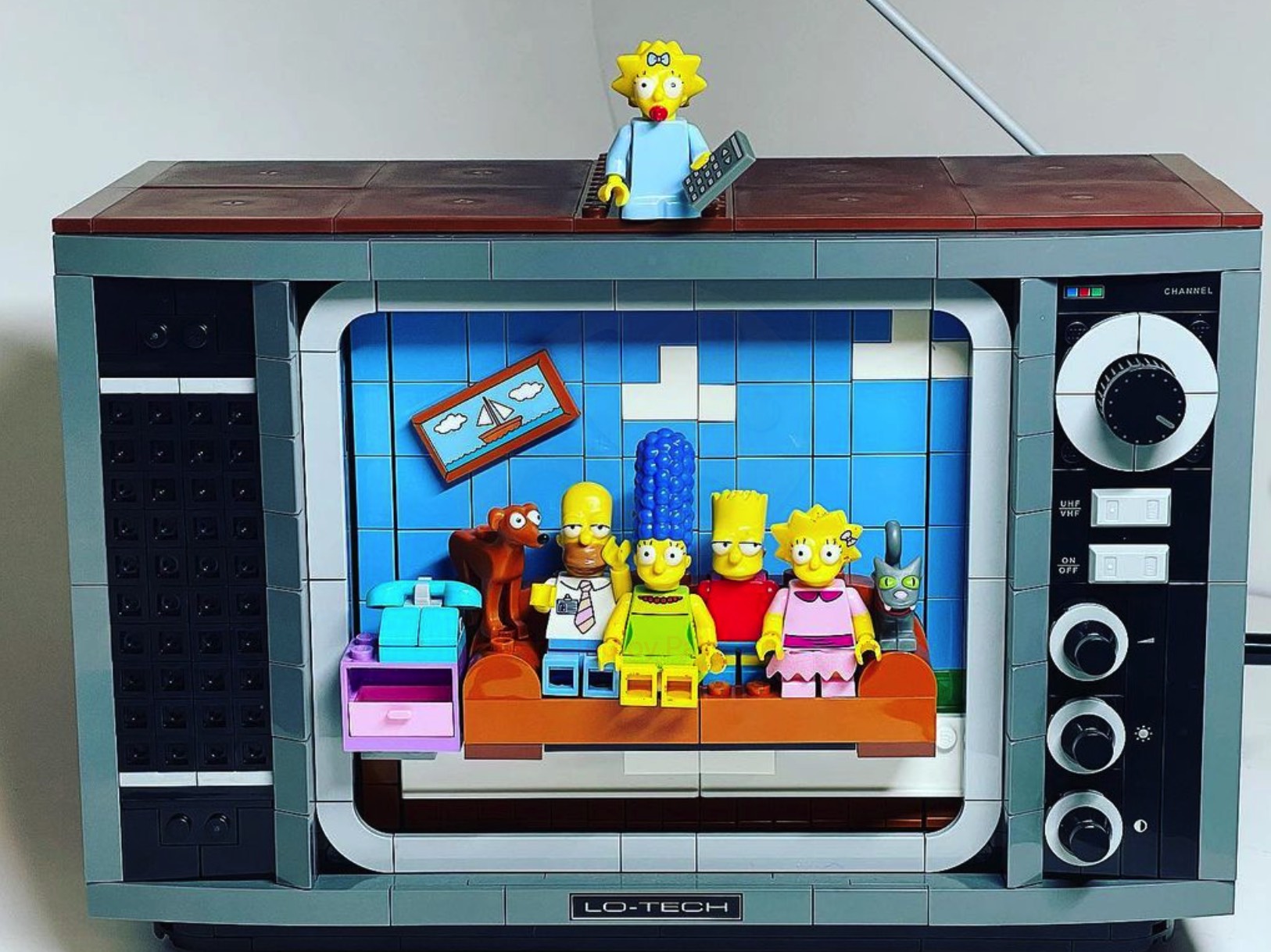 Homer «Los LEGO Simpsons salen por la tele»