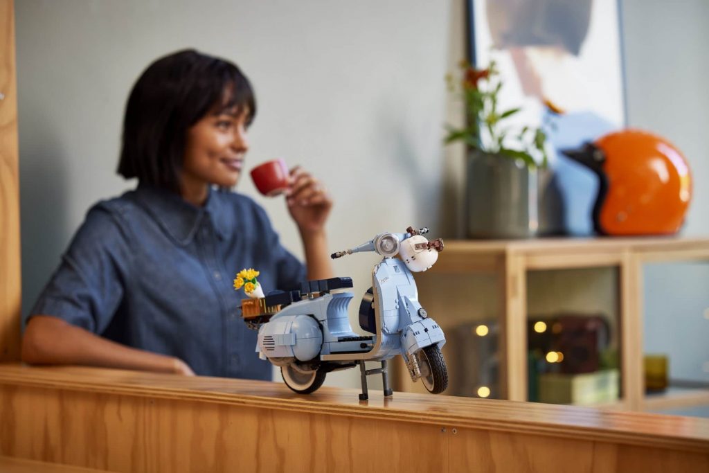 LEGO Vespa 125 10298
