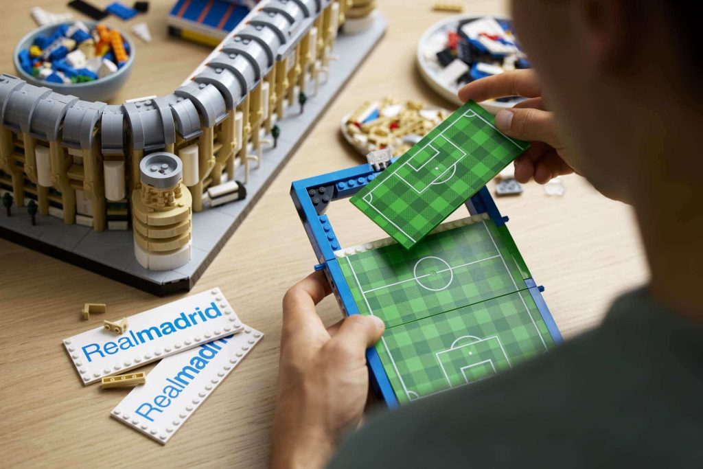 LEGO Santiago Bernabéu 10299