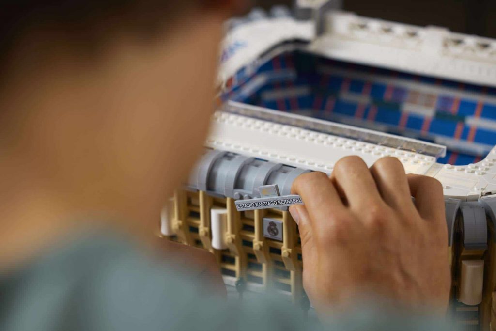 LEGO Santiago Bernabéu 10299